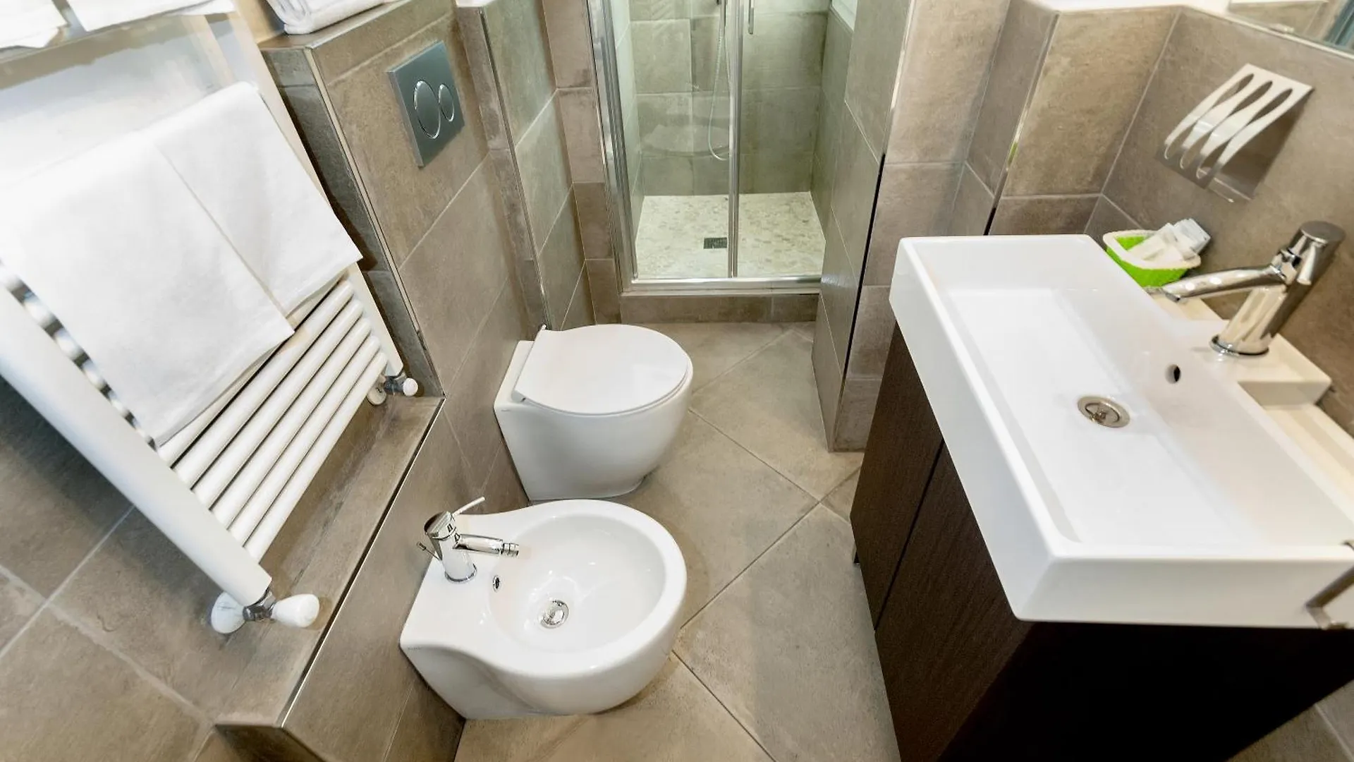 La Camera Bologna-Stazione Affittaly Rooms