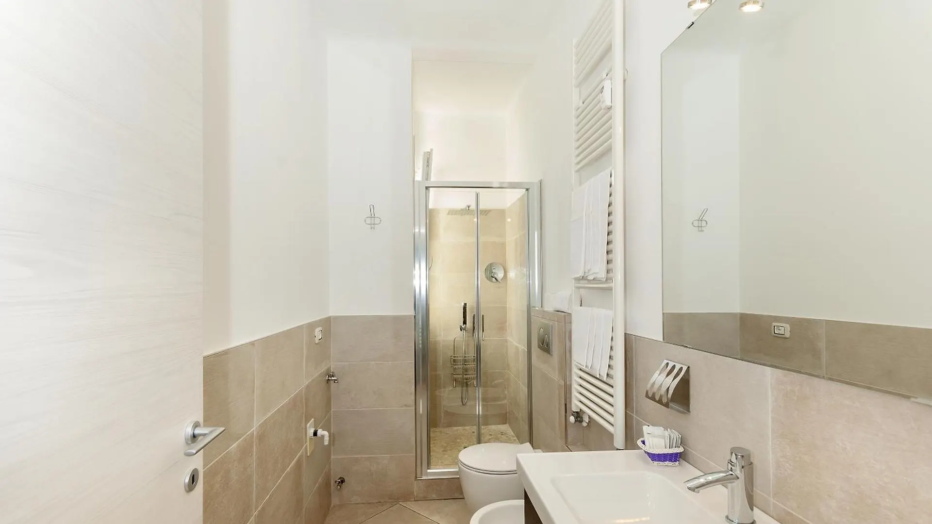 La Camera Bologna-Stazione Affittaly Rooms 0*, Bologne