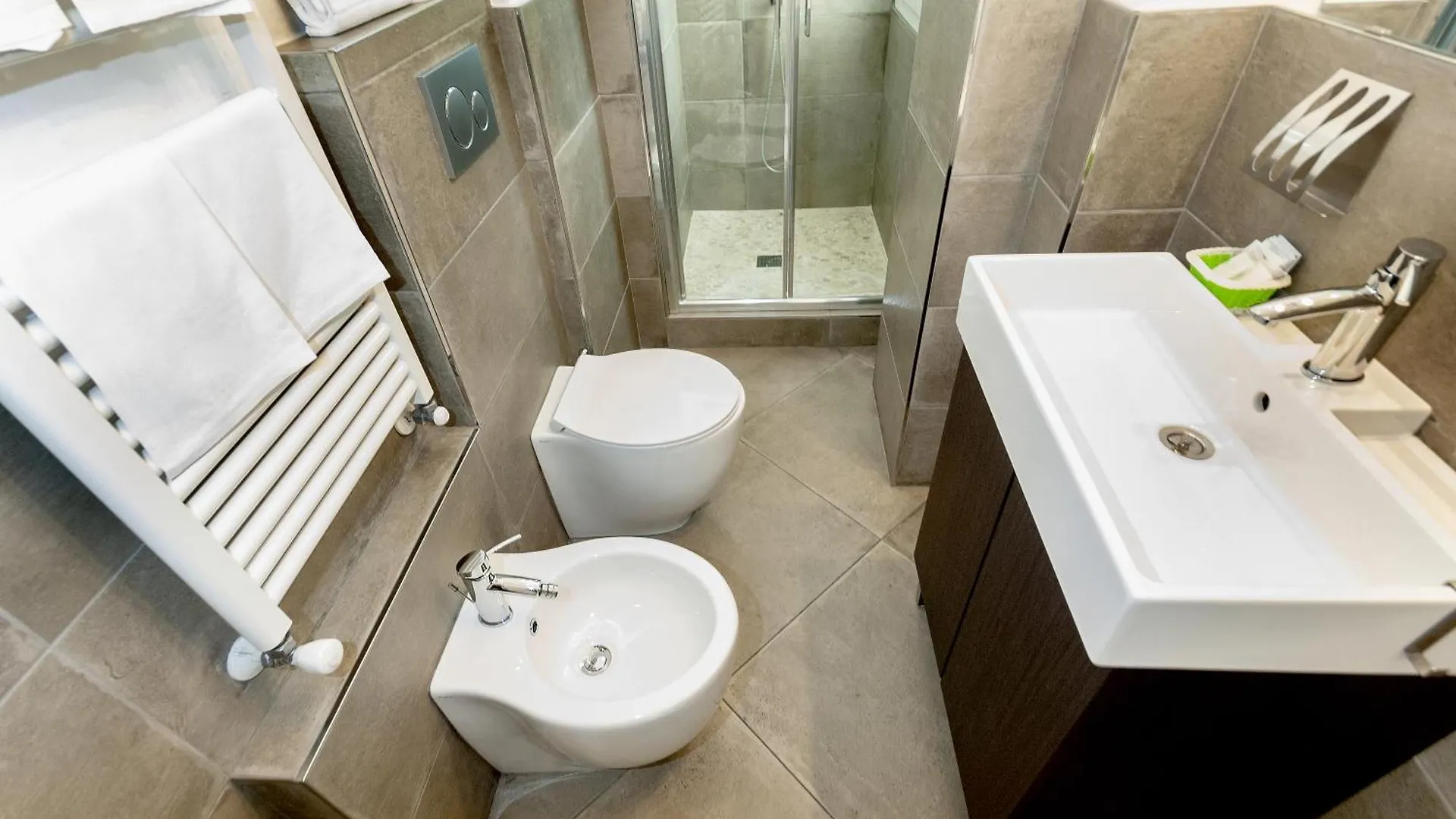 La Camera Bologna-Stazione Affittaly Rooms 0*, Bologne Italie